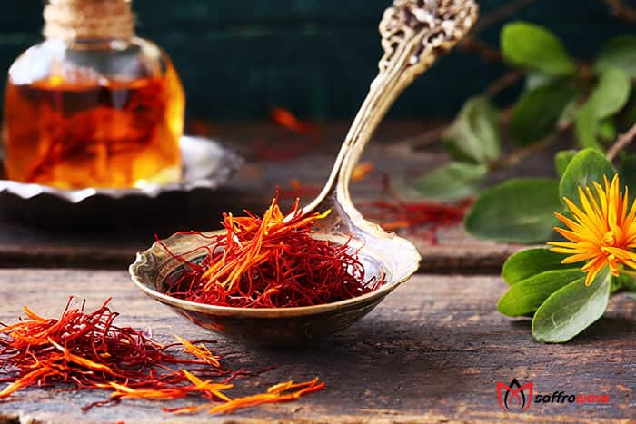 تصویر 3 از عصاره زعفران خالص با رنگ طبیعی و رایحه‌ ای ماندگار